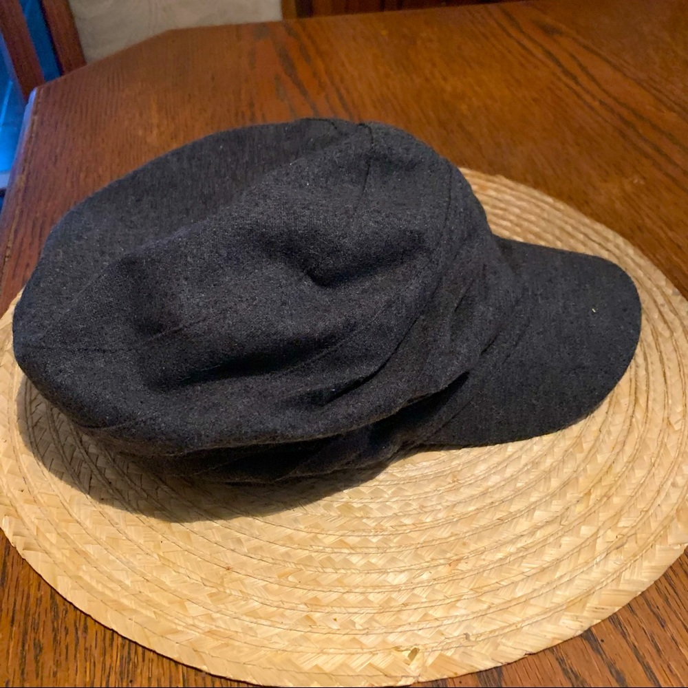Minimalist Old School Newsboy BowTie Hat